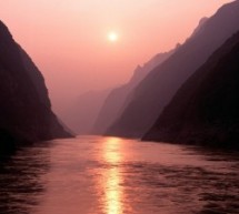 Chongqing’s First LNG Filling Station on the Yangtze Starts Operation